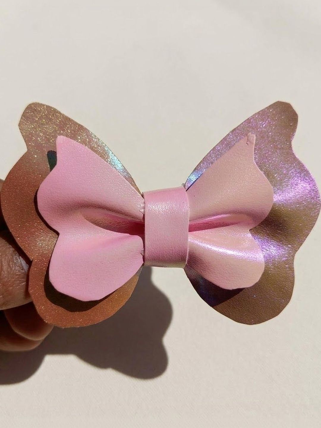 Butterfly side clip