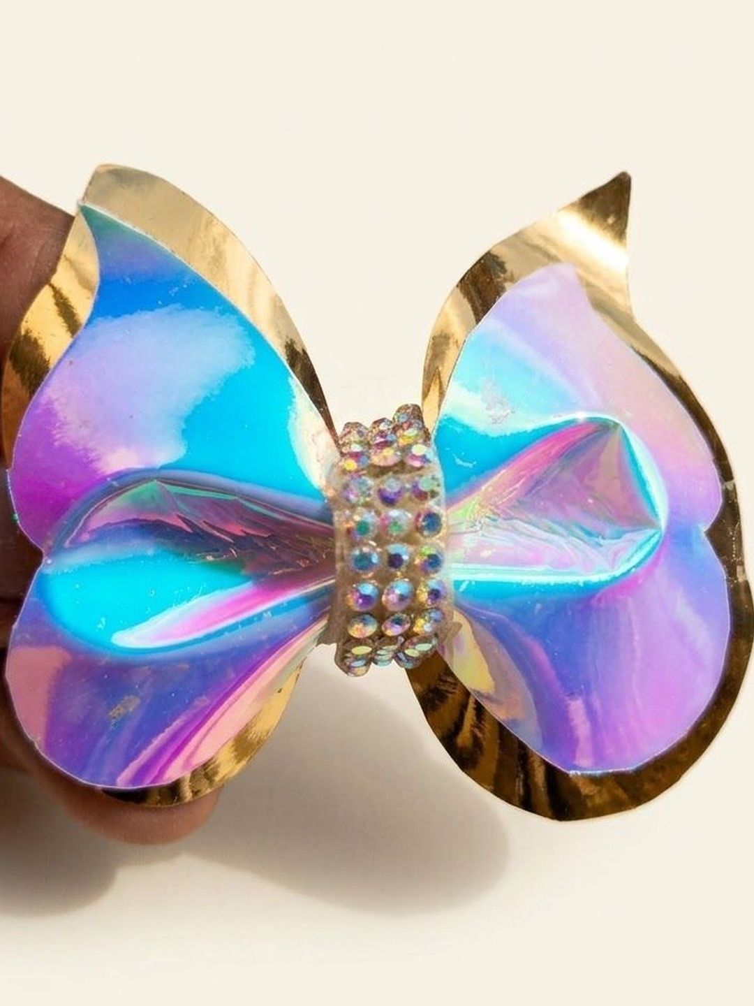 Butterfly side clip