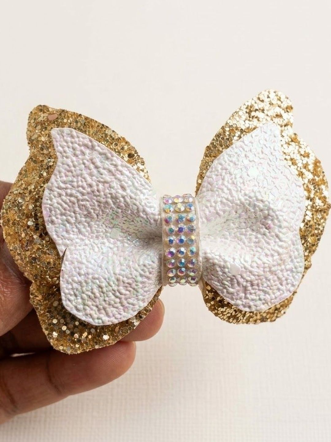 Butterfly side clip